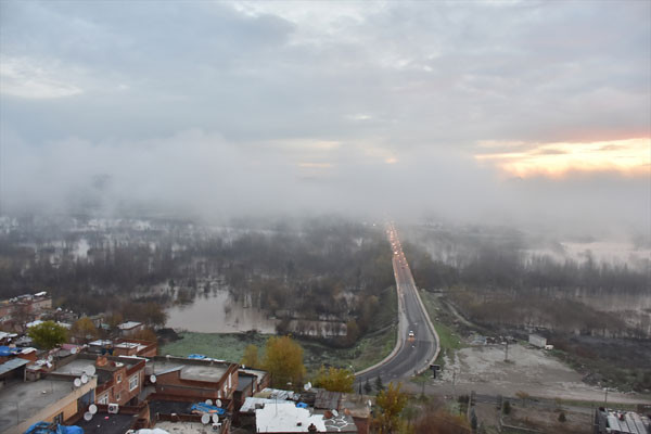 Baraj kapağı patladı Dicle nehri 4 metre yükseldi Hevsel Bahçelerini su bastı - Resim: 2