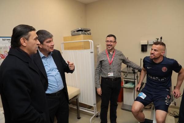 Kanlar içinde yerde kaldı! Yürekleri ağza getiren sakatlık - Resim: 4