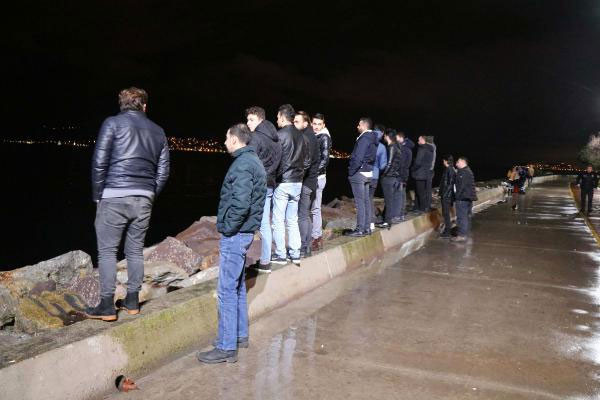 İstanbul'da gece yarısı iddia için denize girdi sonrası facia - Resim: 2