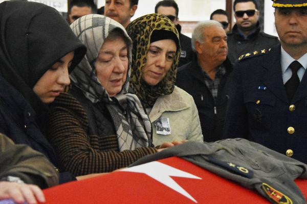Pilot Melike Kuvvet giyemediği Binbaşı tulumu ile uğurlandı - Resim: 4