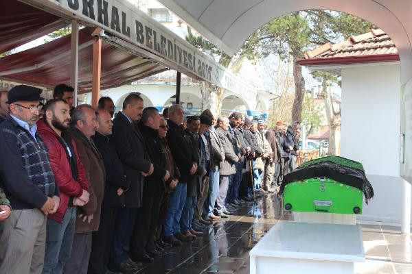 Bu acıya yürek dayanmaz! Yanarak ölen anne-kız yan yana defnedildi - Resim: 3