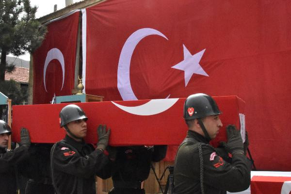 5 ilde şehitlere veda! Gözyaşları sel oldu - Resim: 1