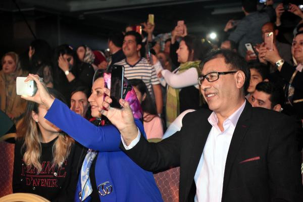 'Hoca' geldi İranlılar sabaha kadar eğlendi - Resim: 4