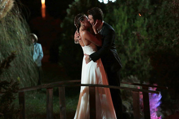 İrem Sak eski sevgilisiyle dudak dudağa olay görüntüler  - Resim: 3