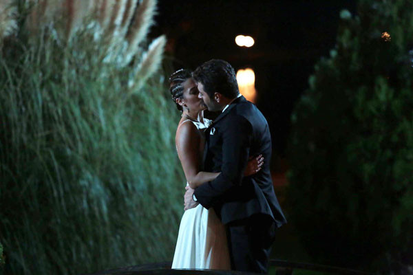 İrem Sak eski sevgilisiyle dudak dudağa olay görüntüler  - Resim: 4