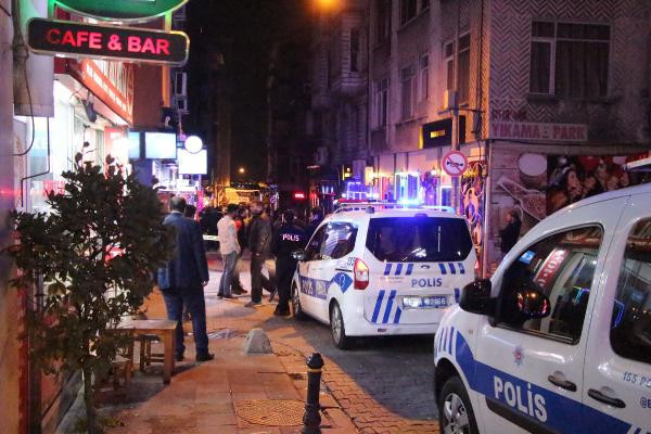 Ortalık fena karıştı! Kadıköy barlar sokağında silah sesleri - Resim: 1