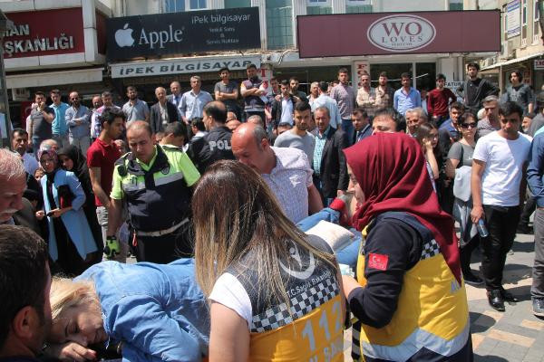 Otobüs durağında kanlar içinde yerde kaldı! - Resim: 3