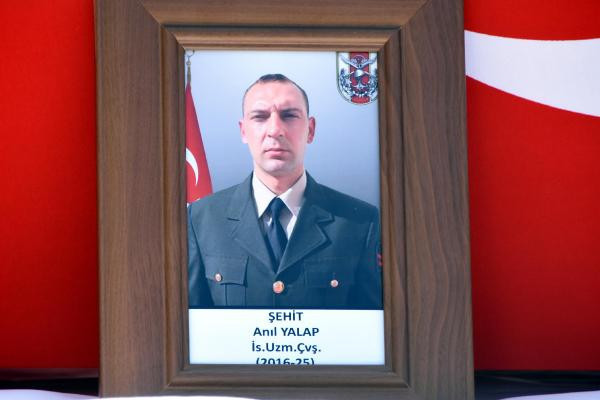 Gazi olduğu yerde şehit düştü!  - Resim: 3