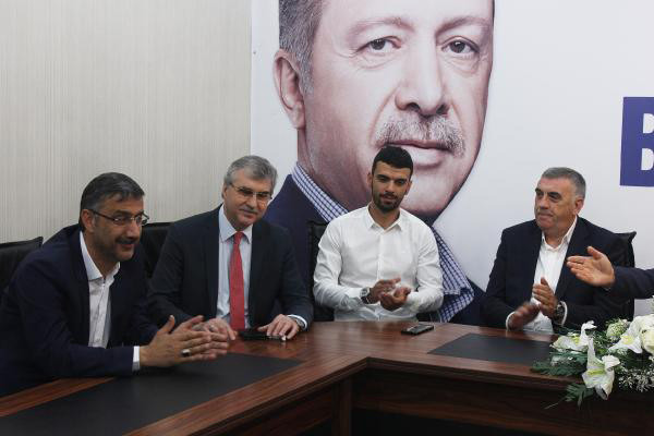 AK Partili aday partiye Lamborghini'yle geldi sosyal medya yıkıldı - Resim: 3