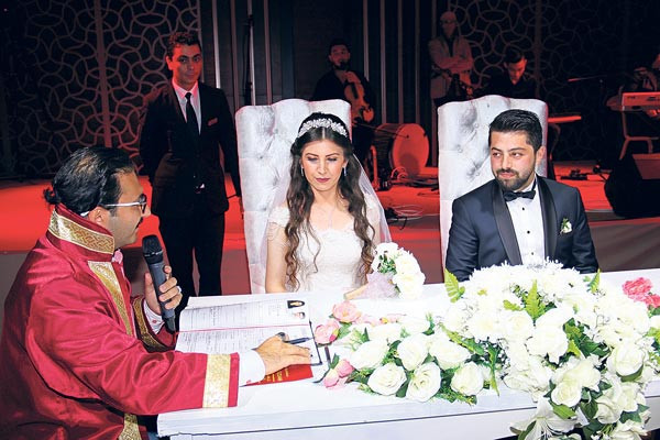 Düğünler gerçek ama nikahlar sahte - Resim: 4