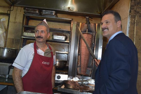 Alpay Özalan AK Parti'den aday oldu imajını yeniledi - Resim: 2