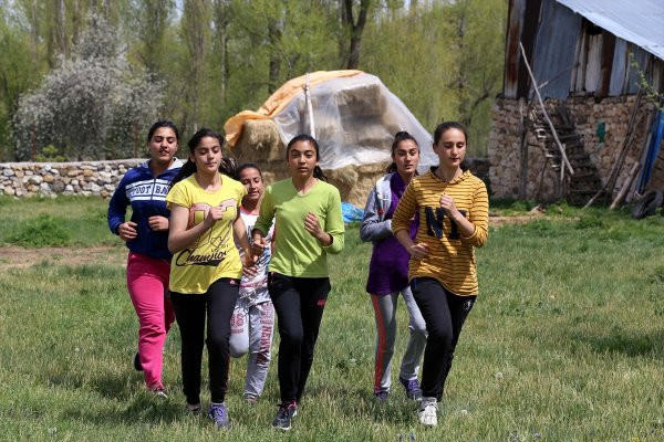 Eski yataklar ve süpürge saplarıyla şampiyon oldular! - Resim: 2