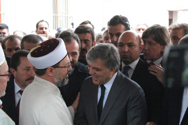 Cenazede Abdullah Gül'e tepki: Reisime hainlik yaptın - Resim: 2