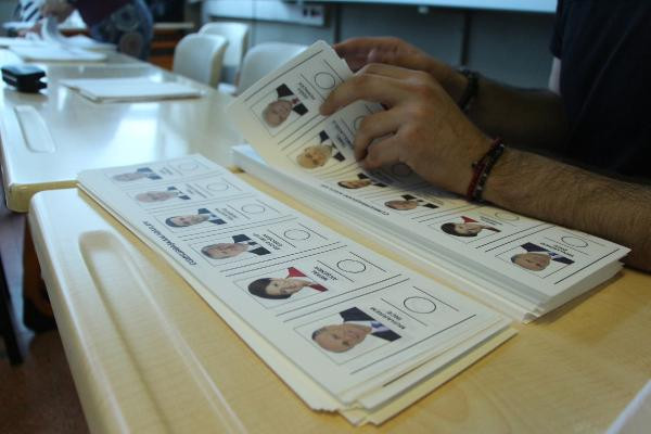 Ünlüler sandık başında! Nusret sandığı bile 'tuzladı' - Resim: 1