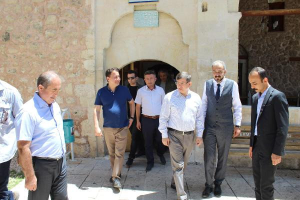 Erdoğan yemin ederken Davutoğlu ve Babacan bakın neredeymiş? - Resim: 2