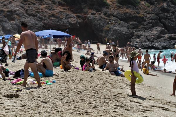 Alanya'da tatilciler plajları doldurdu - Resim: 4