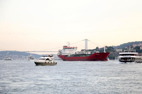 Boğaz'da korku dolu anlar: Kıyıya doğru böyle sürüklendi! - Resim: 3