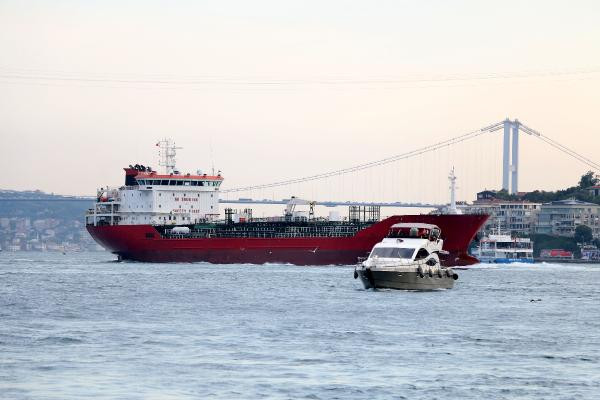 Boğaz'da korku dolu anlar: Kıyıya doğru böyle sürüklendi! - Resim: 4