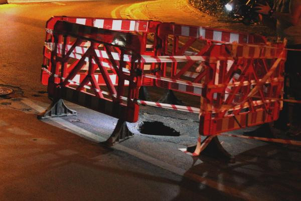 Beşiktaş'ta bir yol çökmesi daha! - Resim: 1