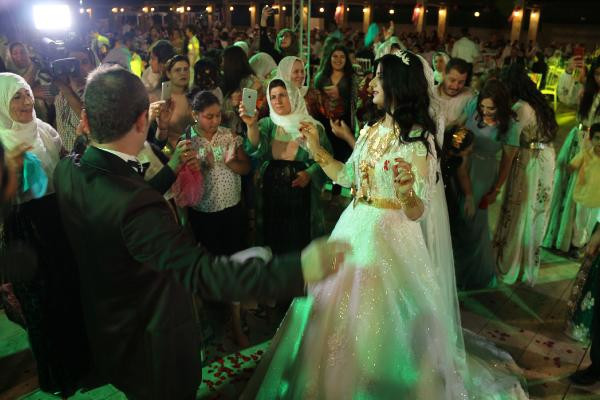Aşiret düğününde gelin altınları taşıyamadı! Tam 3 kilo... - Resim: 4