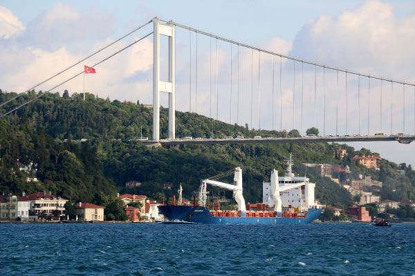 6 yıl sonra bir ilk: Boğazdan böyle geçti! - Resim: 1