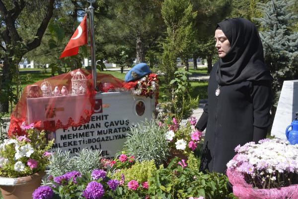 Şehit eşi isyan etti: Yüzlerine tükürmek için Hatay'a gittim - Resim: 2