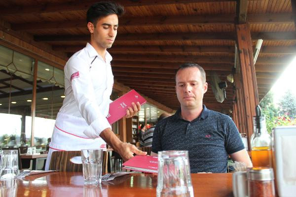 Tekirdağ köftecisinin sıradışı işçi bulma yöntemi çeyrek altın veriyor - Resim: 4