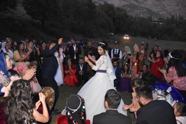 Burası Şırnak aşiret düğününde bunu yaptılar! - Resim: 4