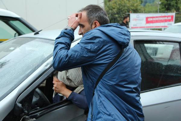 Kaza yapan araca yardım için durdu içinden eşi çıktı - Resim: 4