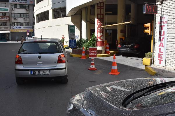Fırtına beklenen İzmir'de kapalı otoparklar doldu   - Resim: 1