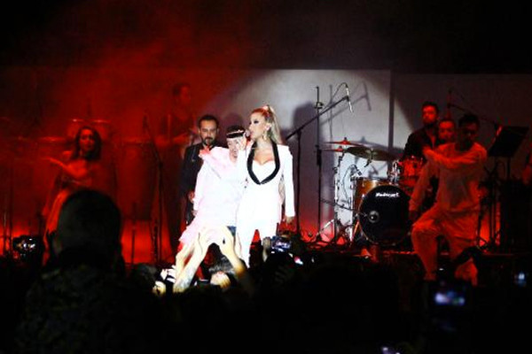 İrem Derici: Bir troll olarak dünyaya geldim - Resim: 1