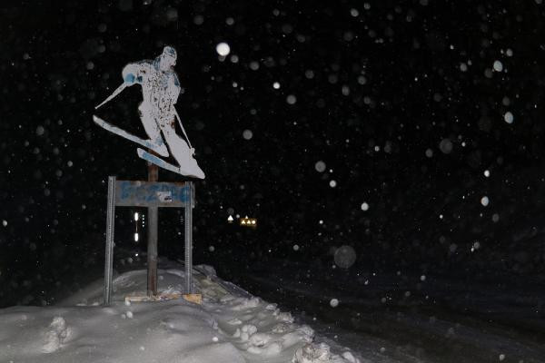 Kayak merkezinde 200 kişi mahsur kaldı - Resim: 1