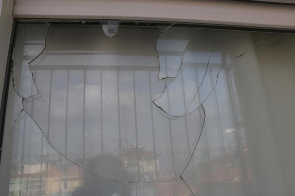 7 aydır taşlı saldırı kabusuyla yaşıyorlar! - Resim: 4