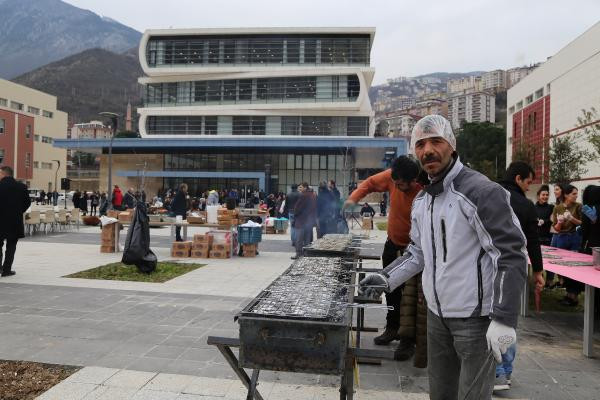 Rektörden öğrencilere 2 kamyon dolusu sürpriz! - Resim: 2