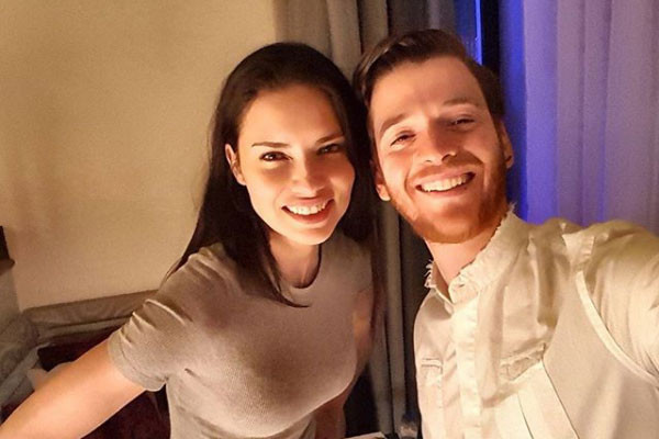 Amerikan basını duyurdu! Metin Hara'nın Adriana Lima'yı kullanıyor - Resim: 1