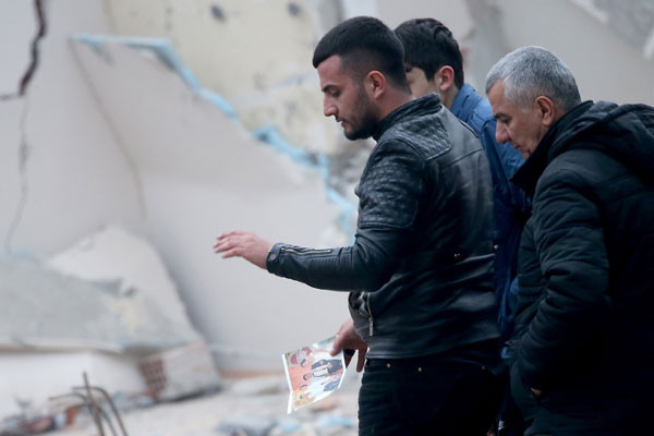 Kartal'da çöken 8 katlı binada son durum! Çalışmalar aralıksız devam ediyor - Resim: 3