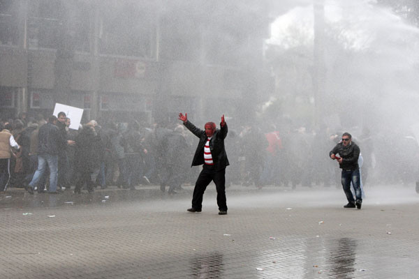 Tunus'un ardından Arnavutluk karıştı - Resim: 4