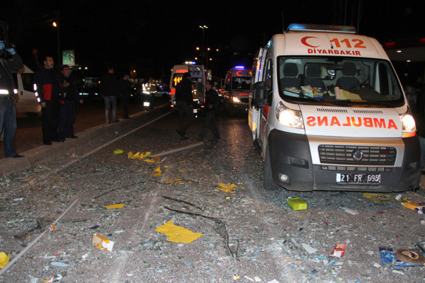 Diyarbakır'da korkutan patlama - Resim: 1