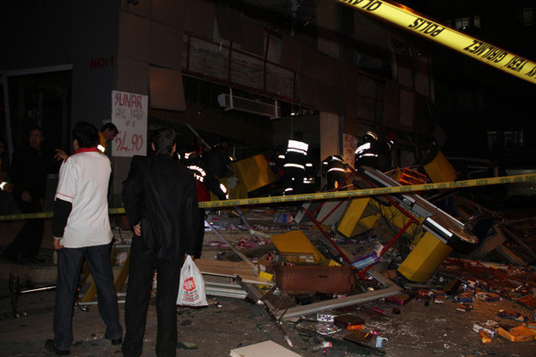 Diyarbakır'da korkutan patlama - Resim: 2