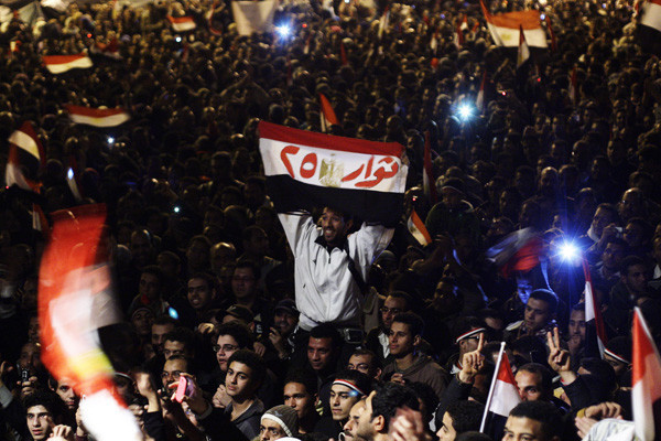 Mısır'da yüzbinler ayağa kalktı - Resim: 1