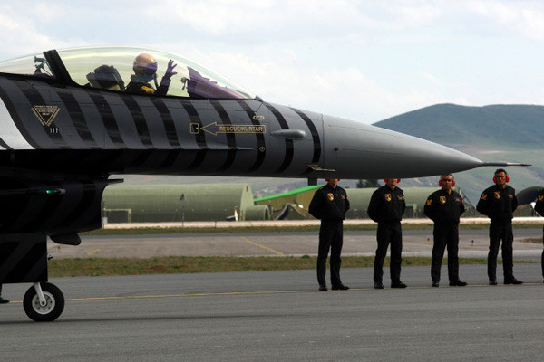 F-16 Solotürk göklerde - Resim: 3