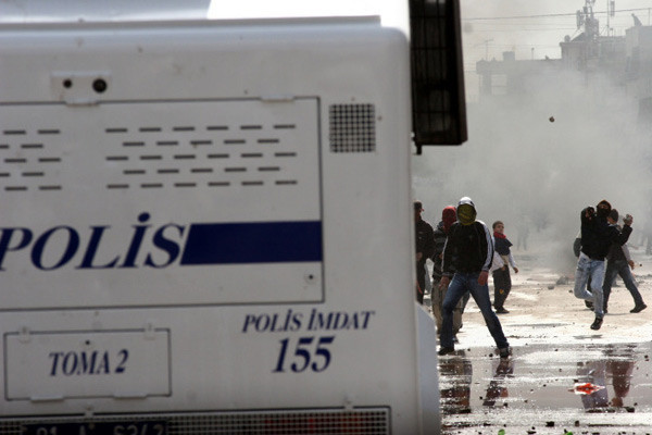 Veto ateşi BDP'lileri sokağa döktü - Resim: 4