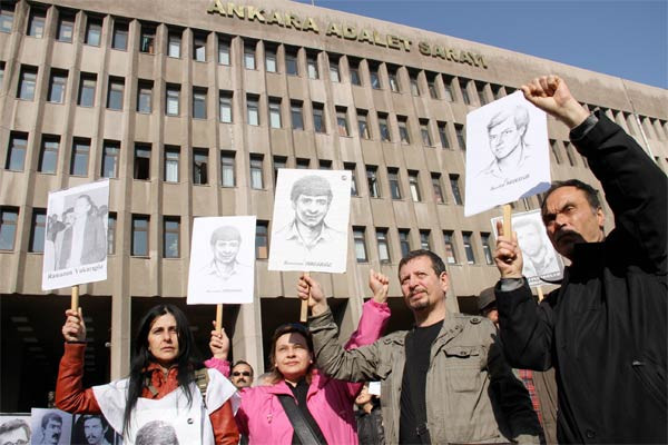 Ülkücüler ile solcular aynı mekanda - Resim: 1