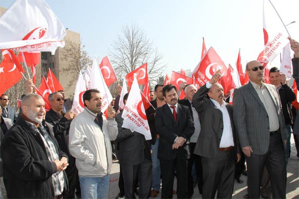 Ülkücüler ile solcular aynı mekanda - Resim: 2