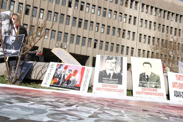 Ülkücüler ile solcular aynı mekanda - Resim: 4