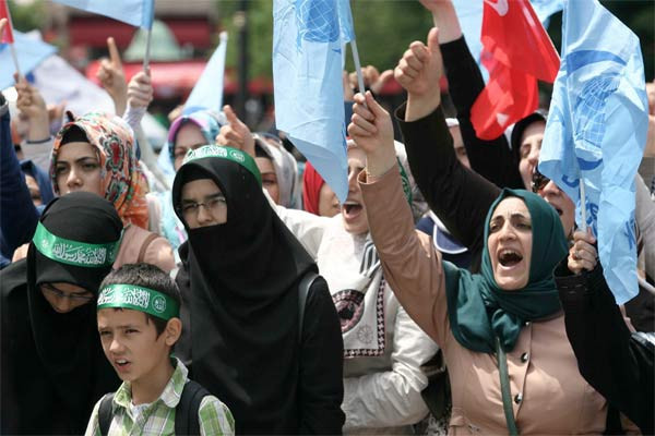 Ayasofya önünde namazlı eylem - Resim: 1