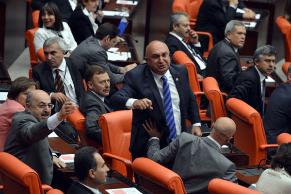 Mecliste Suriye savaşı - Resim: 4