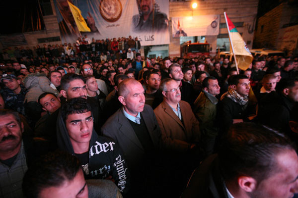 Filistin nefesini tuttu oylamayı takip etti - Resim: 1