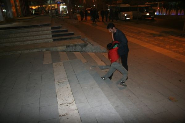 Dilence çocuklara polis şoku! - Resim: 2