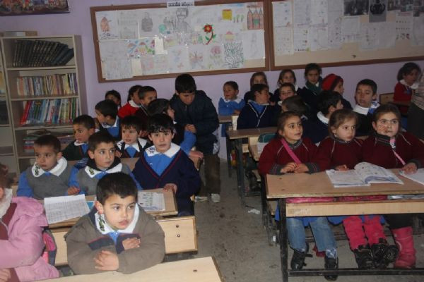 Minik öğrenciler hergün bu çileyi çekiyor - Resim: 2